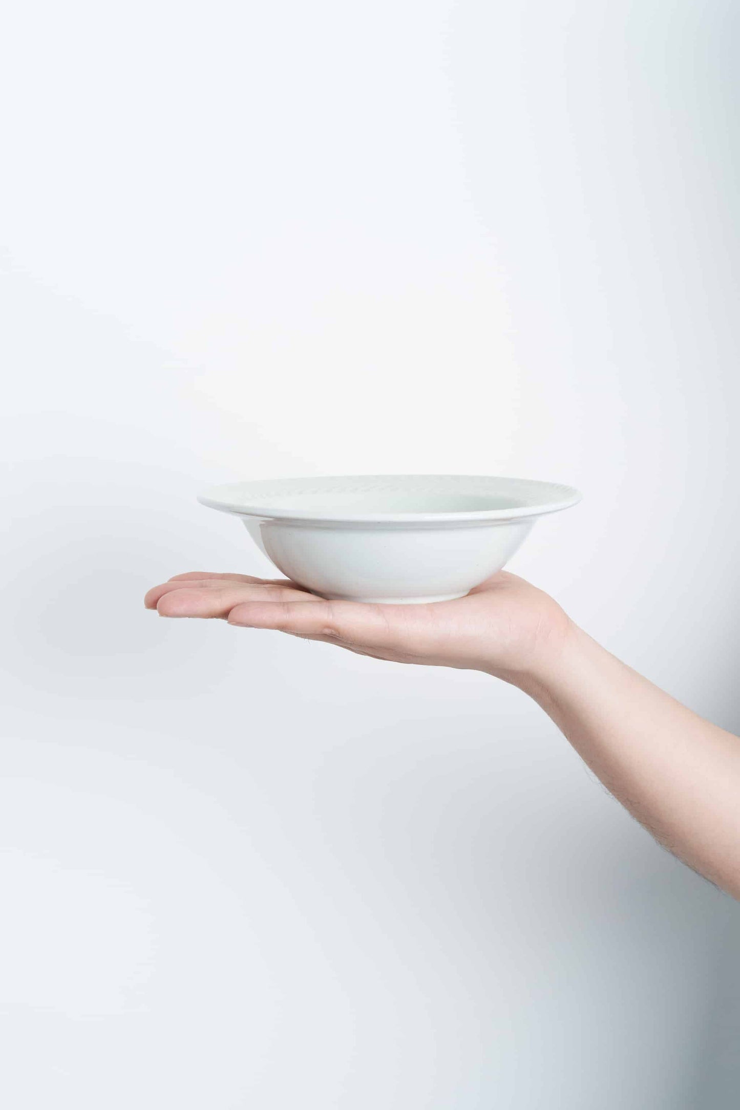 ローズマリー 17.5cmリムボウル ホワイト