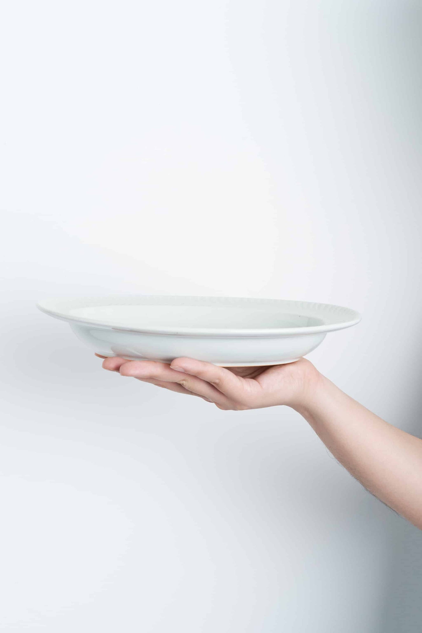 ローズマリー 26.5cmリムオーバル ホワイト