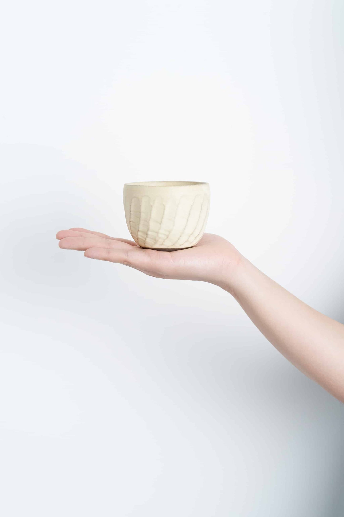 ねじりそぎ 丸カップ 白