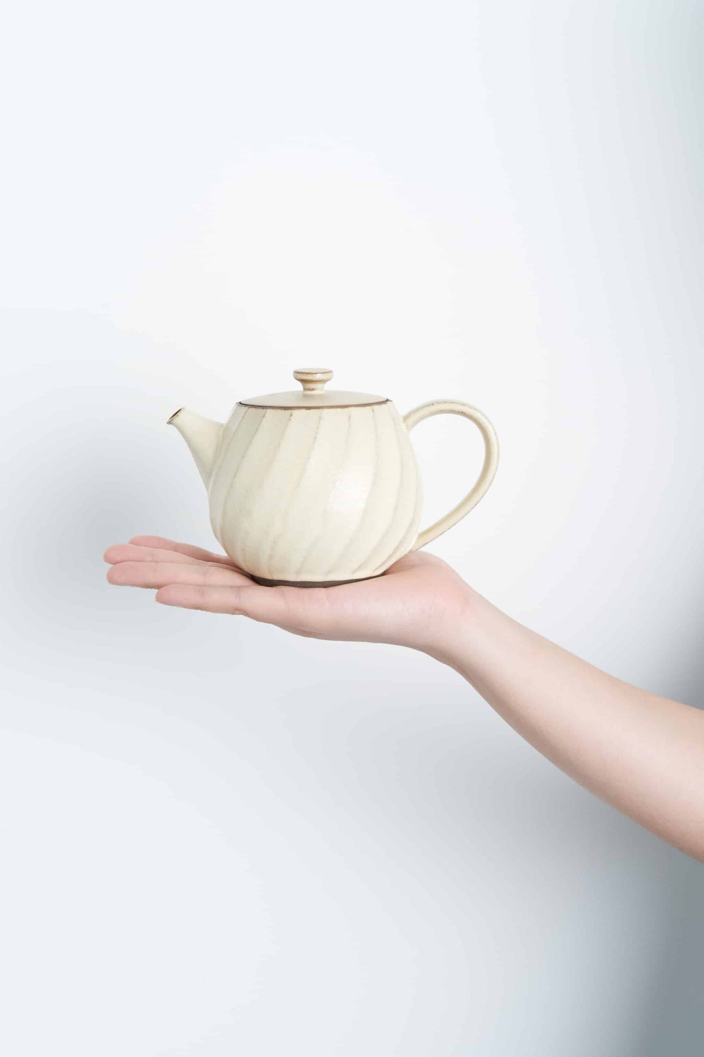 ねじりそぎ ポット 白