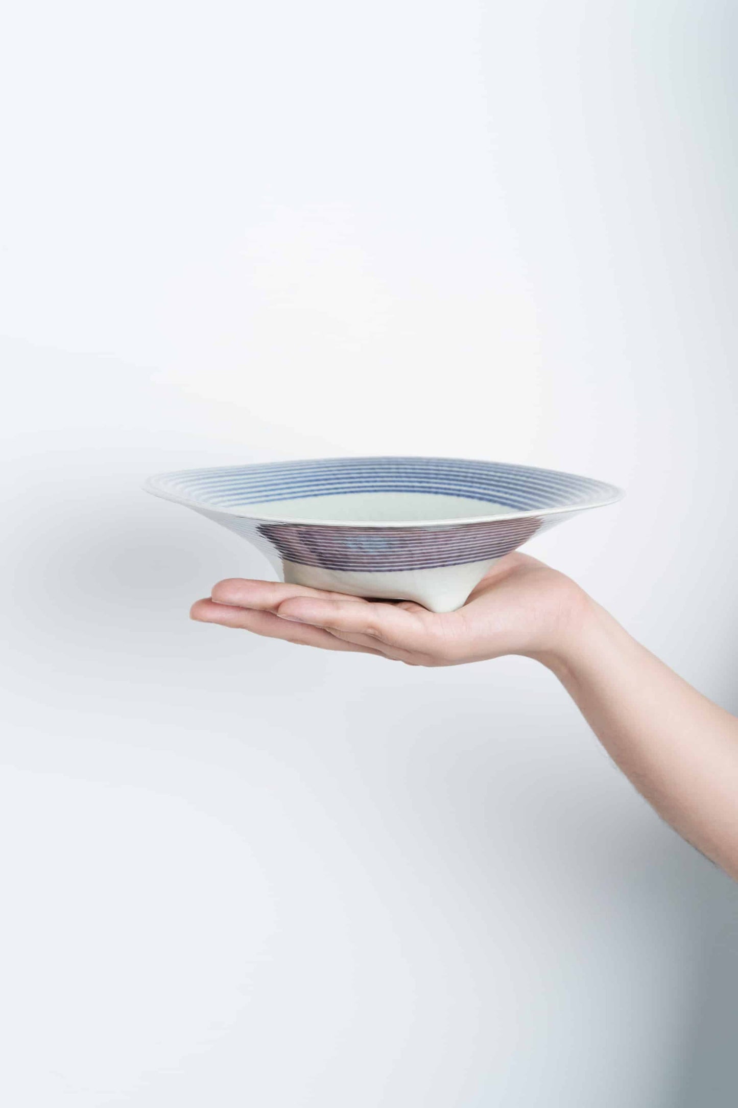 藍駒 三つ足大鉢