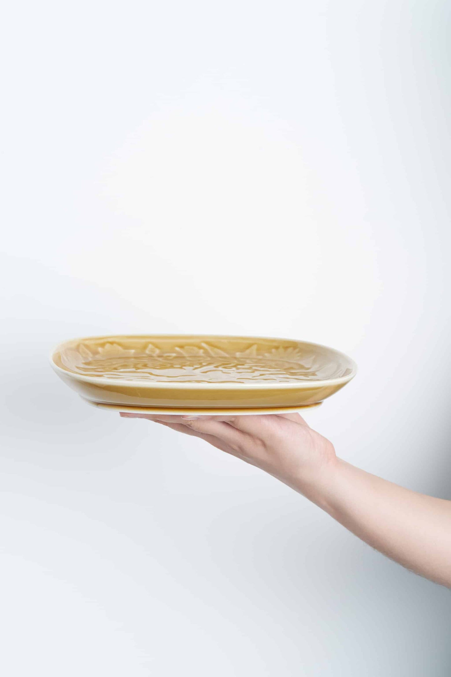 フラワーパレードレリーフ 盛皿キャメル