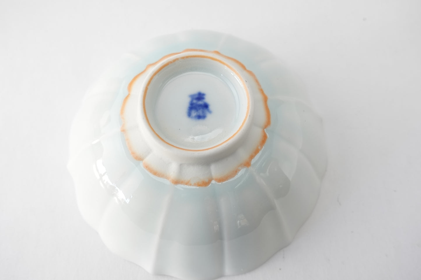 洸琳窯 白ビードロ・花紋鉢(タマリ)